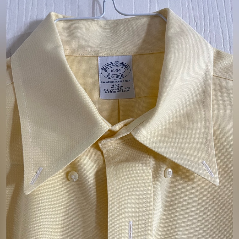 Brooks Brothers Oxford Sz Large Excellent condition Recently dry cleaned 16/34